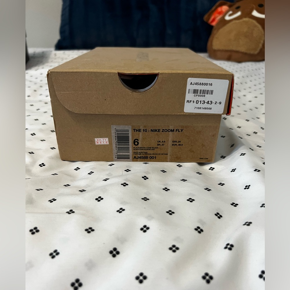 Nike x off white zoom fly